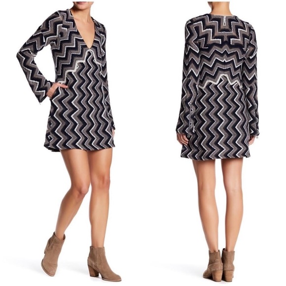 Free People Dresses & Skirts - Free People Rhiannon Chevron Knit Flare Sleeve Mini Dress Size Medium